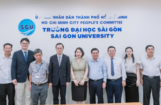 VIỆN NGHIÊN CỨU KINH TẾ - XÃ HỘI TRƯỜNG ĐẠI HỌC SÀI GÒN TIẾP ĐOÀN CÔNG TÁC CỦA  PHÓ TỔNG LÃNH SỰ TRUNG QUỐC TẠI THÀNH PHỐ HỒ CHÍ MINH